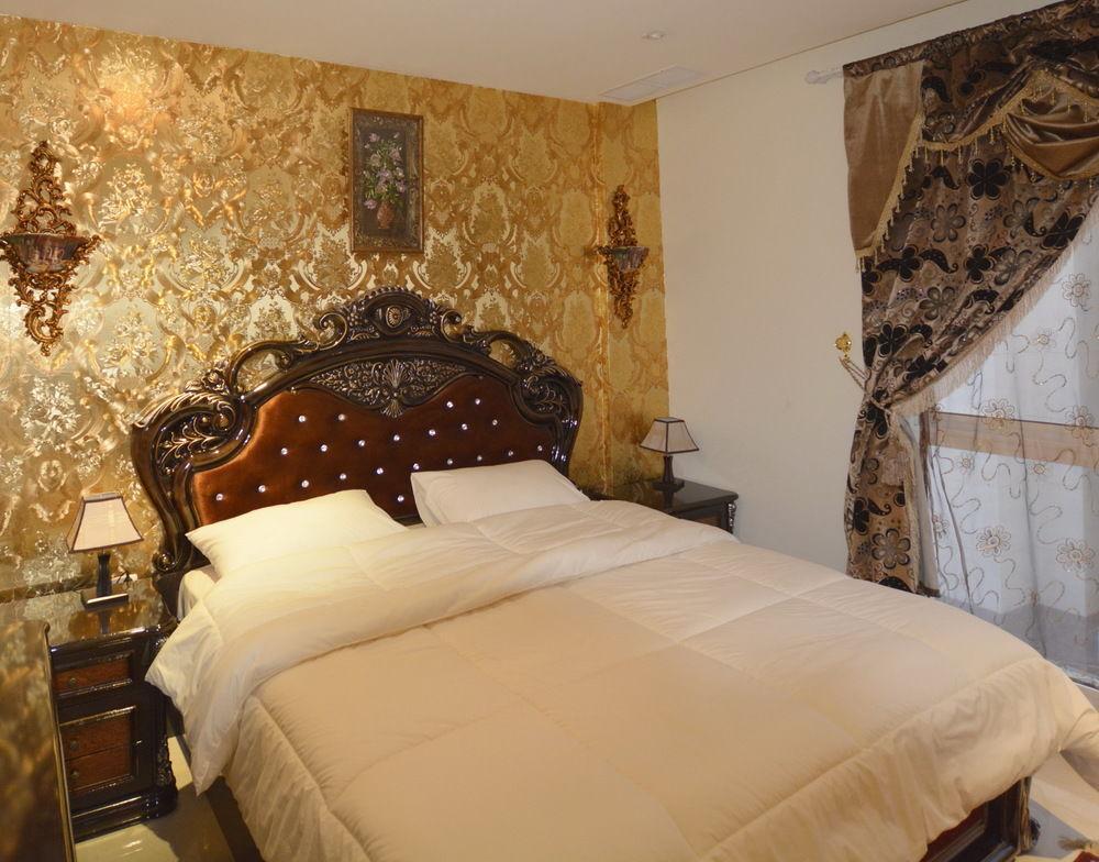 Leaders Plaza Apartments Kuwait City Екстер'єр фото