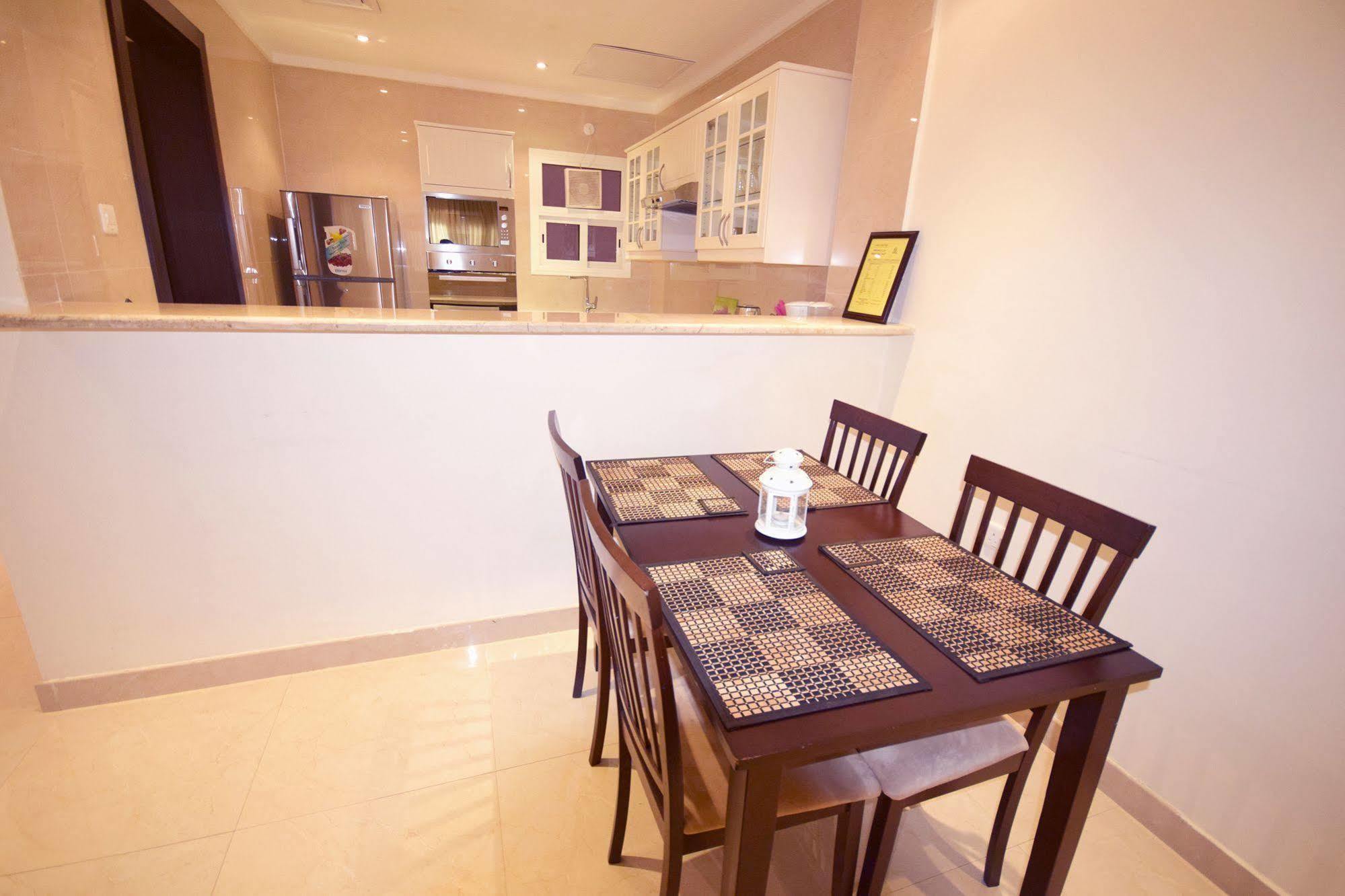 Leaders Plaza Apartments Kuwait City Екстер'єр фото