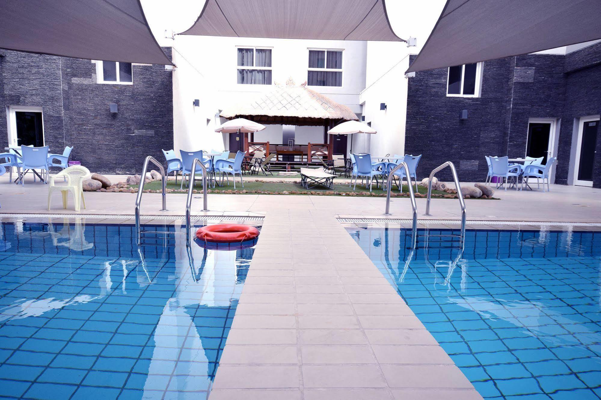 Leaders Plaza Apartments Kuwait City Екстер'єр фото